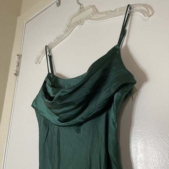 NEW! Selfie Leslie Well Versed Pleated Bust Front Split Dress Forest Green Med - Picture 5 of 10